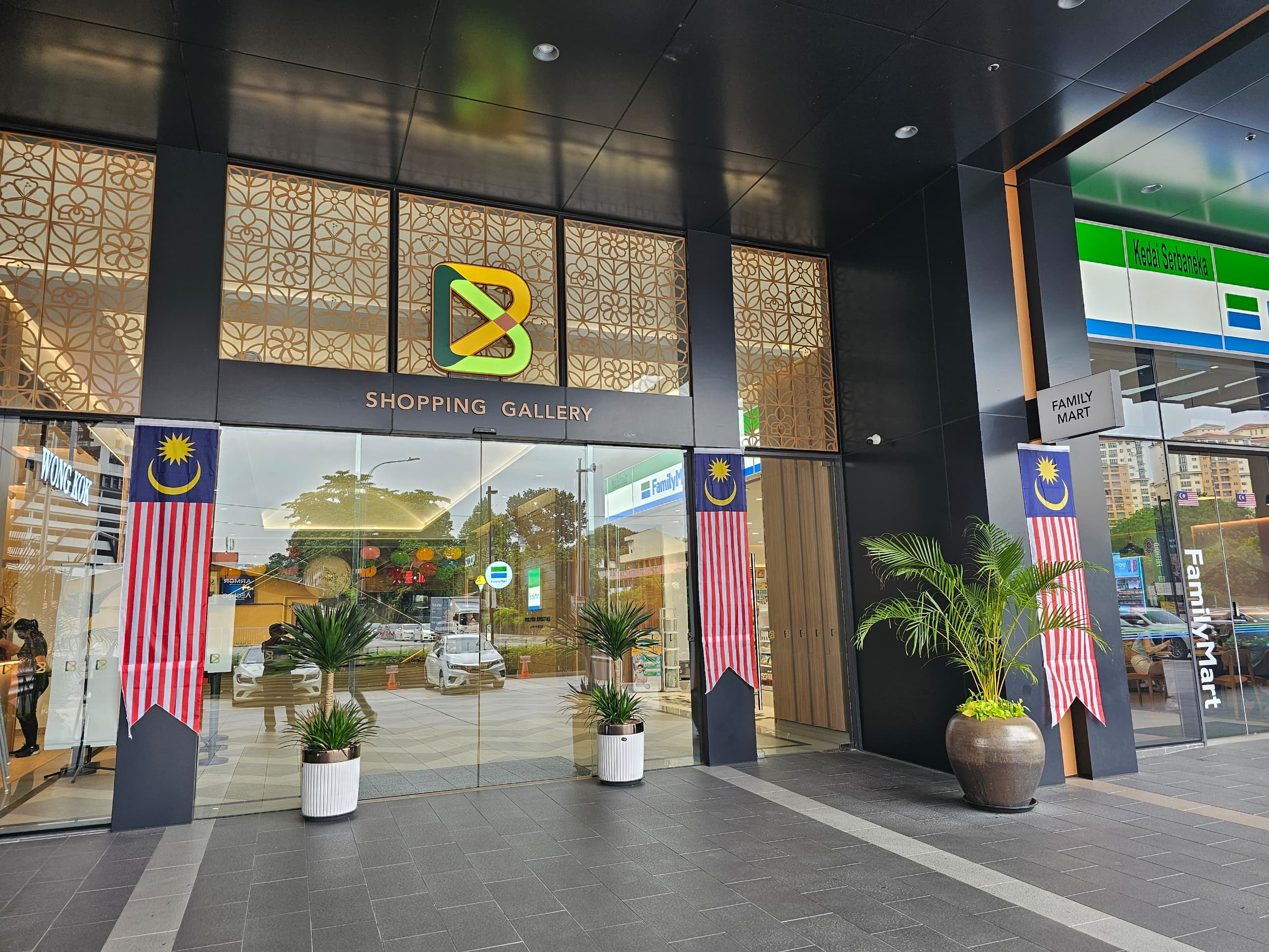 bloomsvale-shopping-gallery