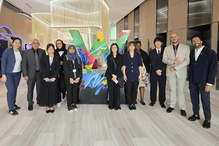 apu_w_hotel_visit_01