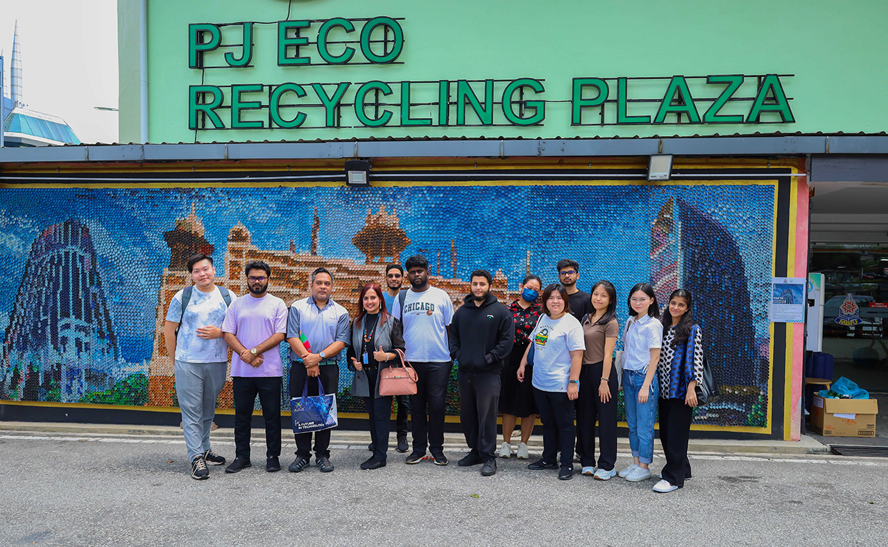apu-1-education-visit-to-pj-eco-recycling-plaza