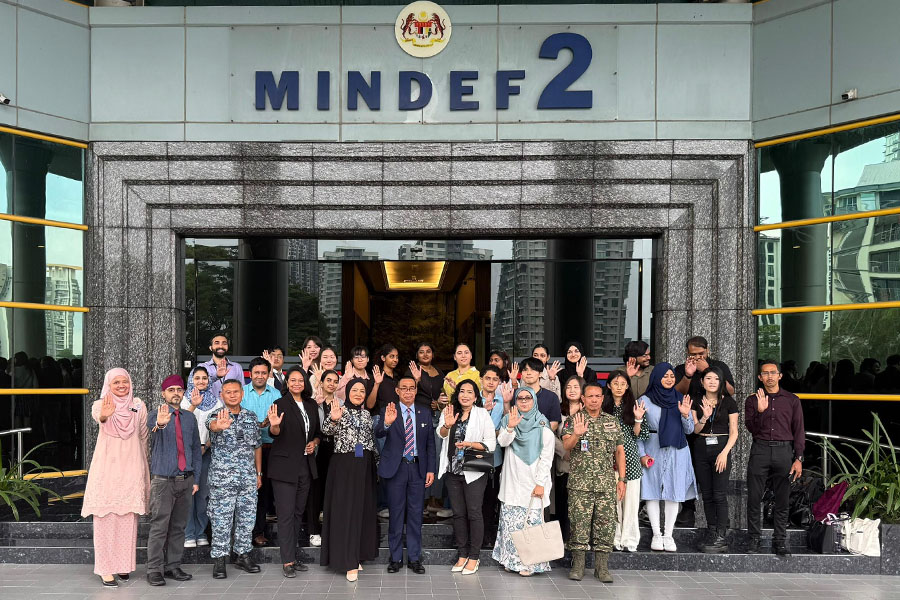 apu_somm_mindef_visit_01