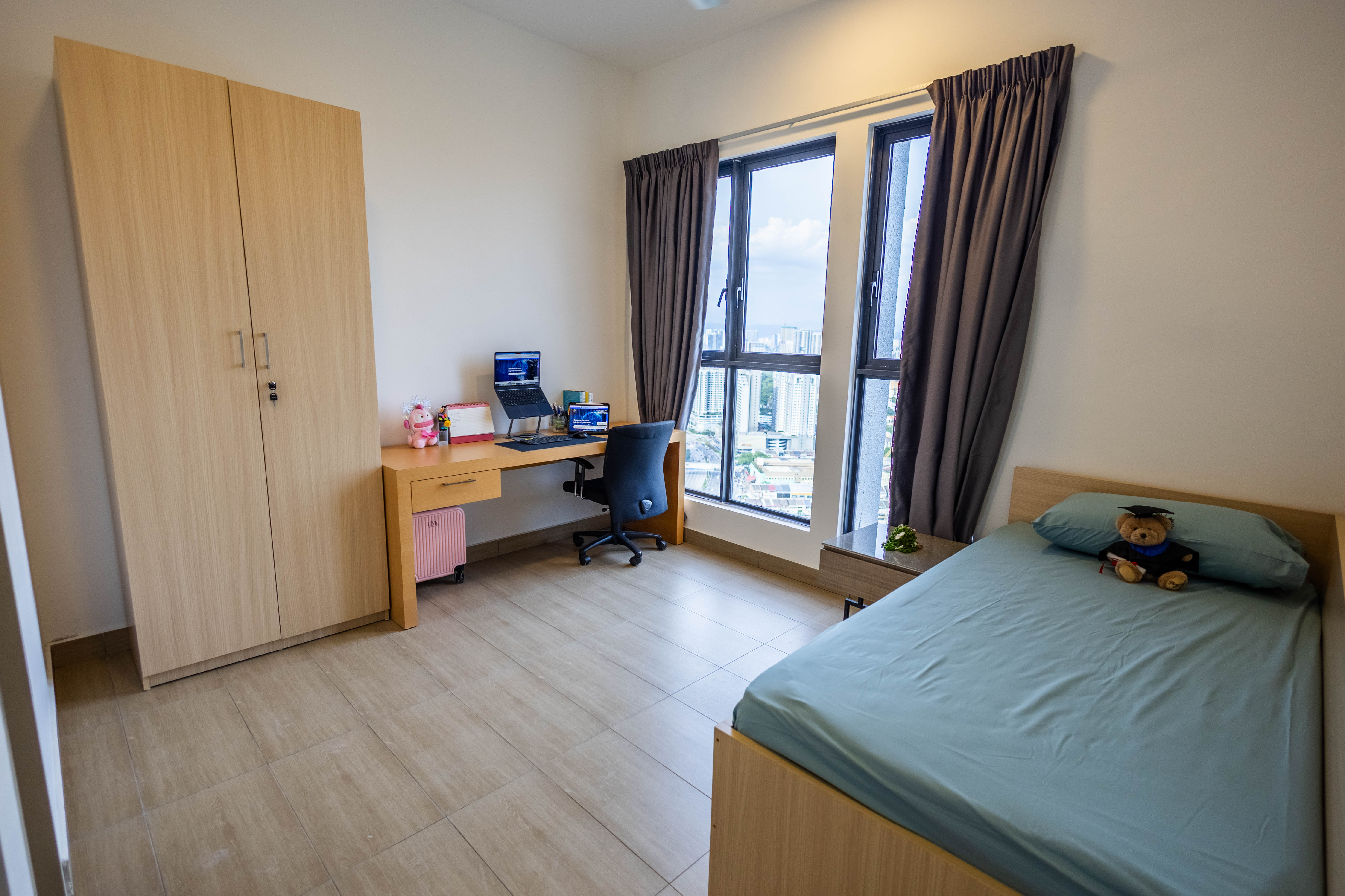 master_room_1