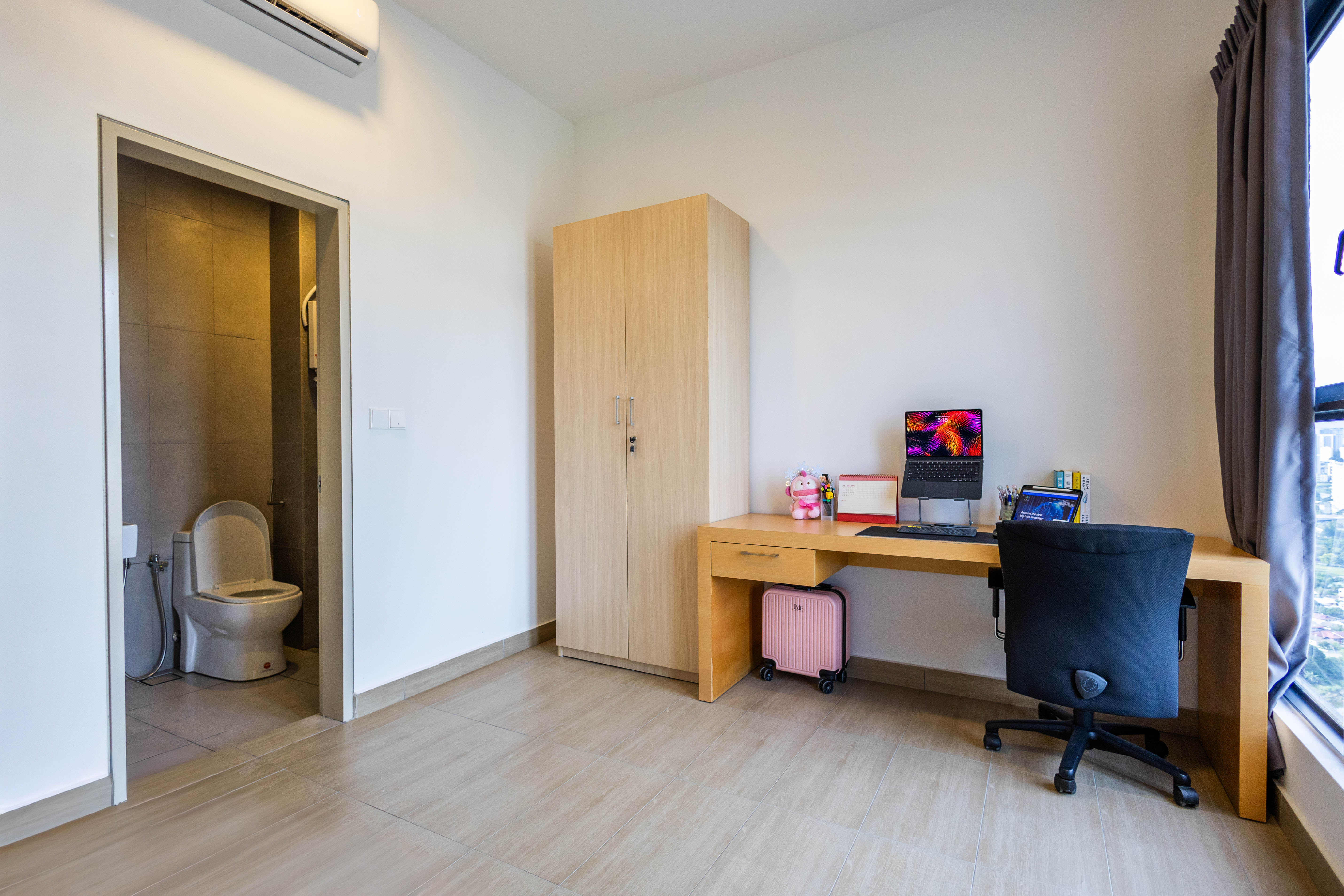 master_room_2