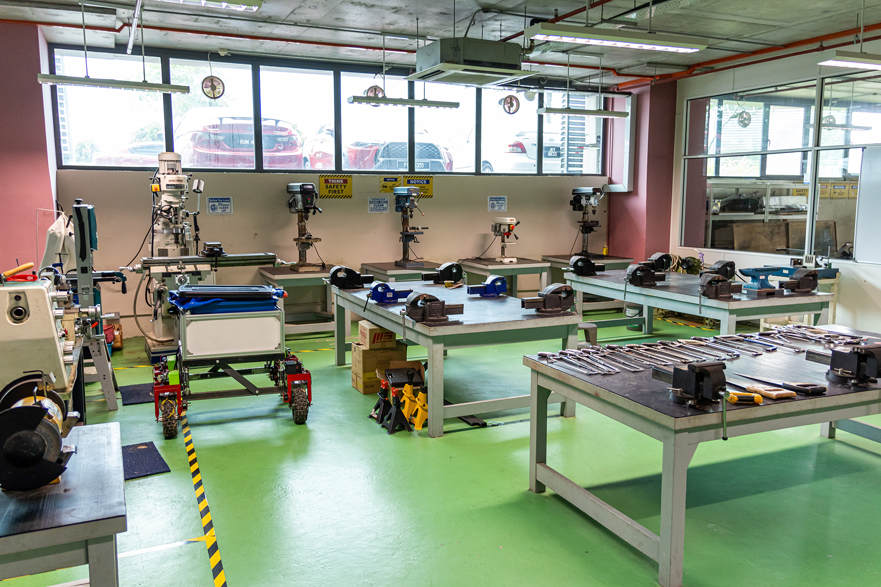 engineering-labs-r7i_9721-1800