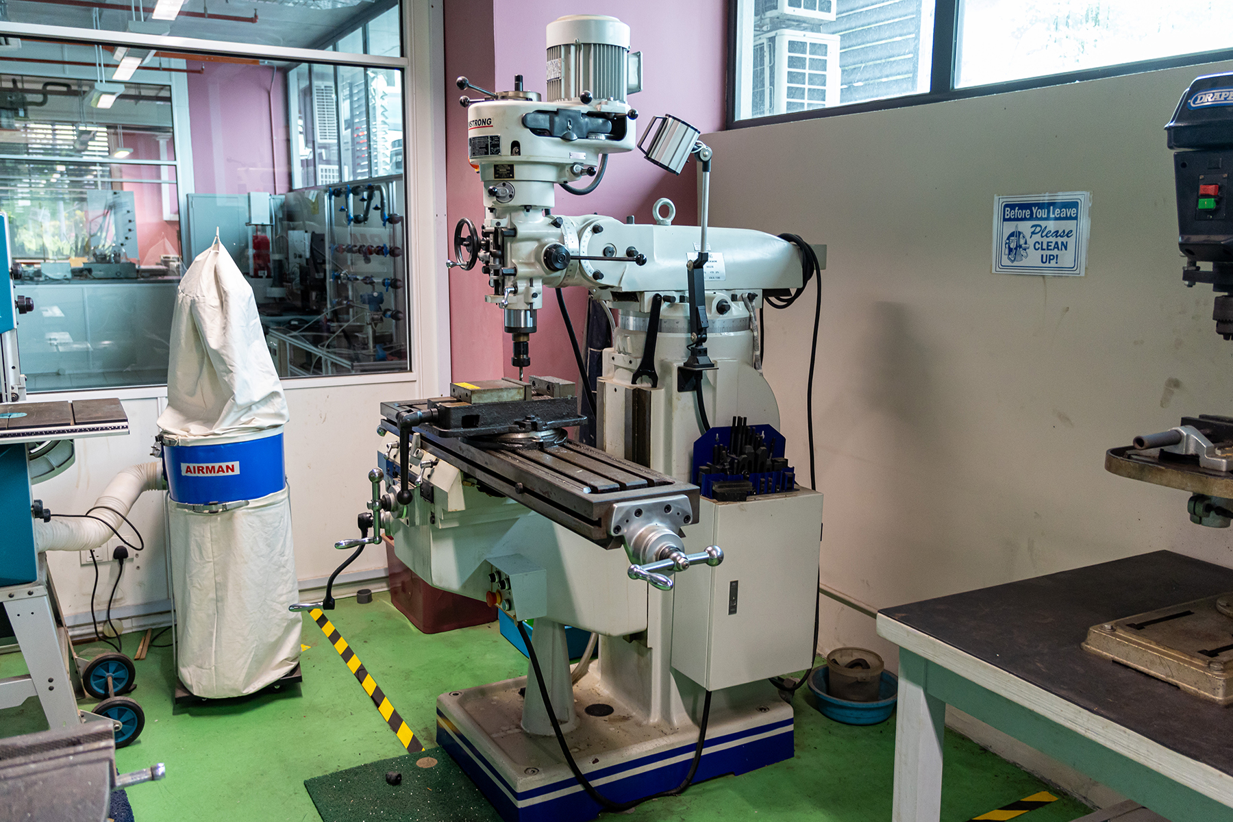 engineering-labs-r7i_9727-1800