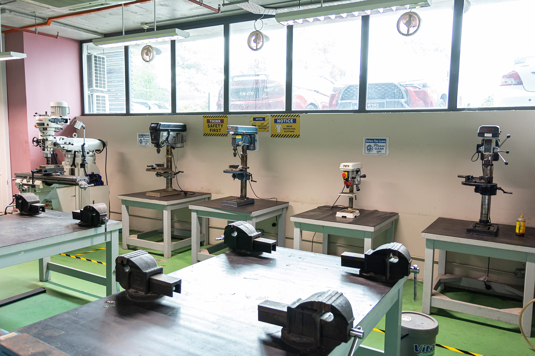 engineering-labs-r7i_9736-1800