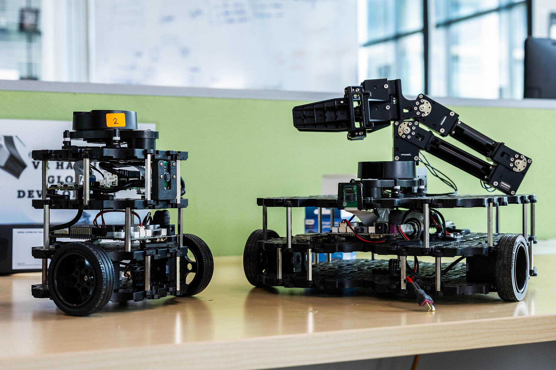 robotics-lab-zkt_2212-1800