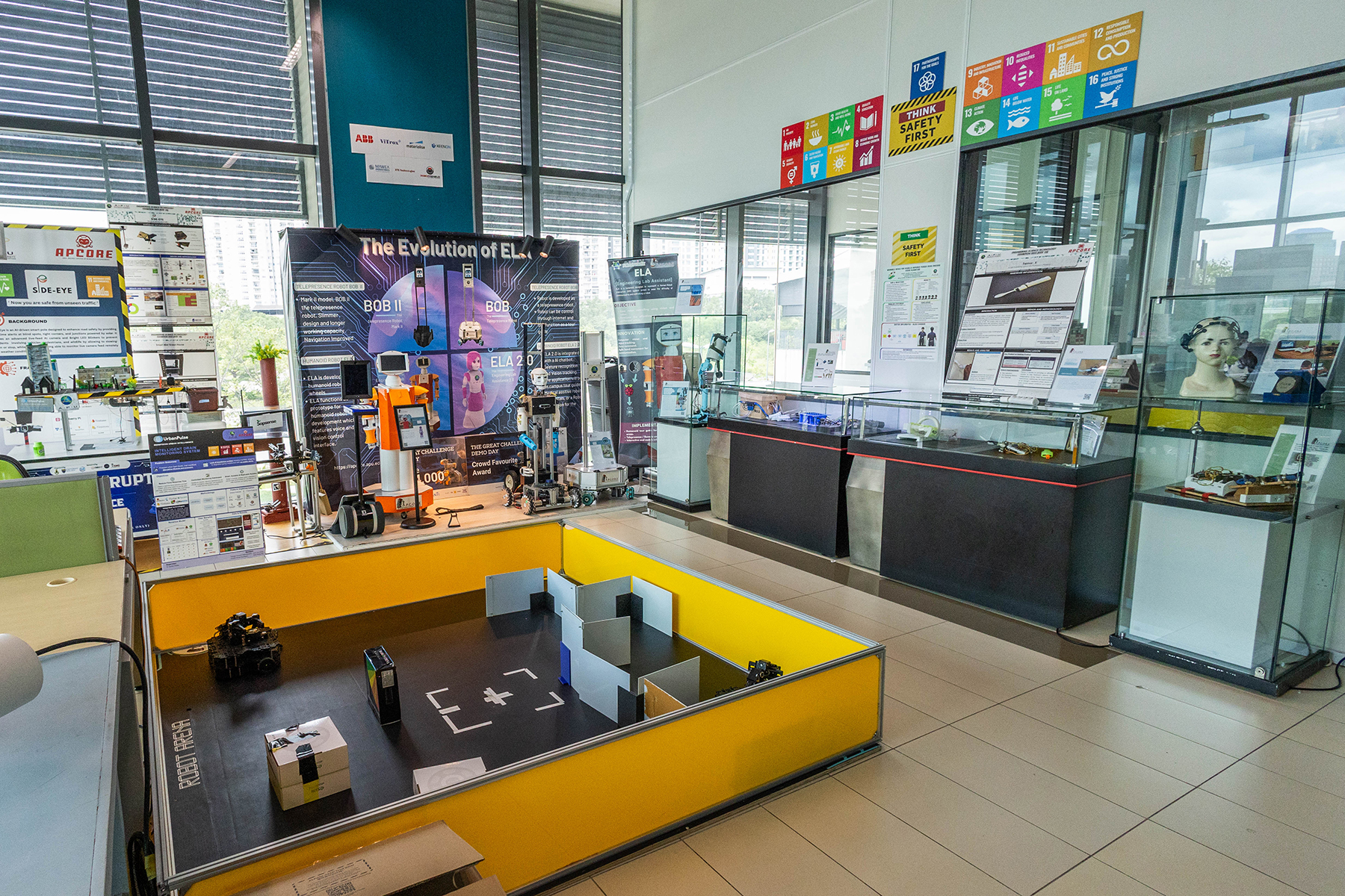 robotics-lab-zkt_2215-1800