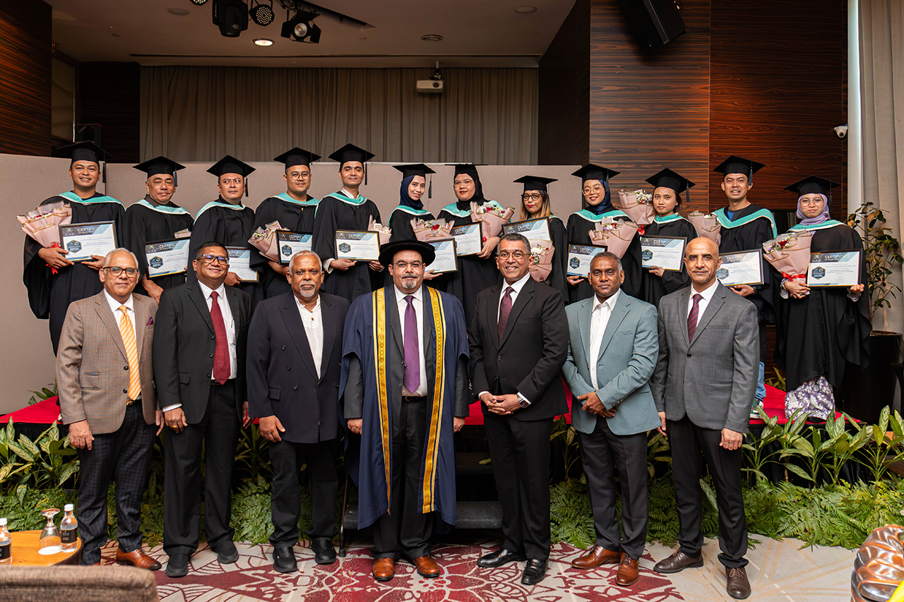 apu_asianhotelier.org-professional-certificate-graduates_01