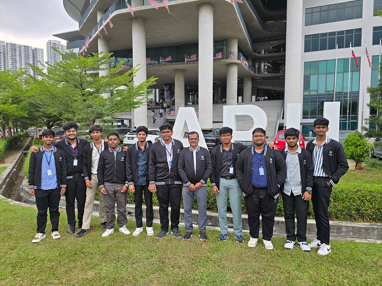 APU_SPARK_01