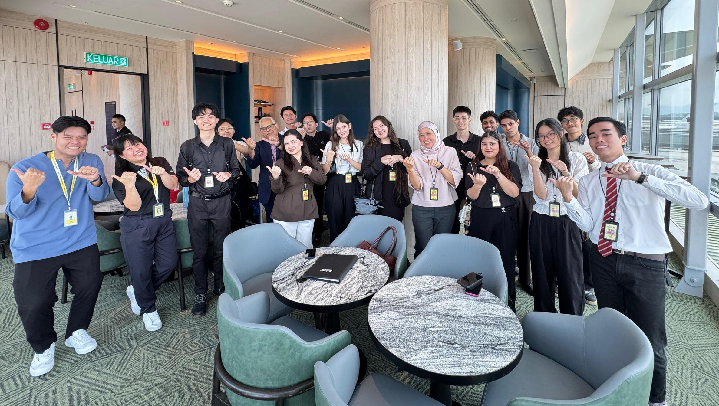 apu_aerotel_plaza_premium_group_visit_01
