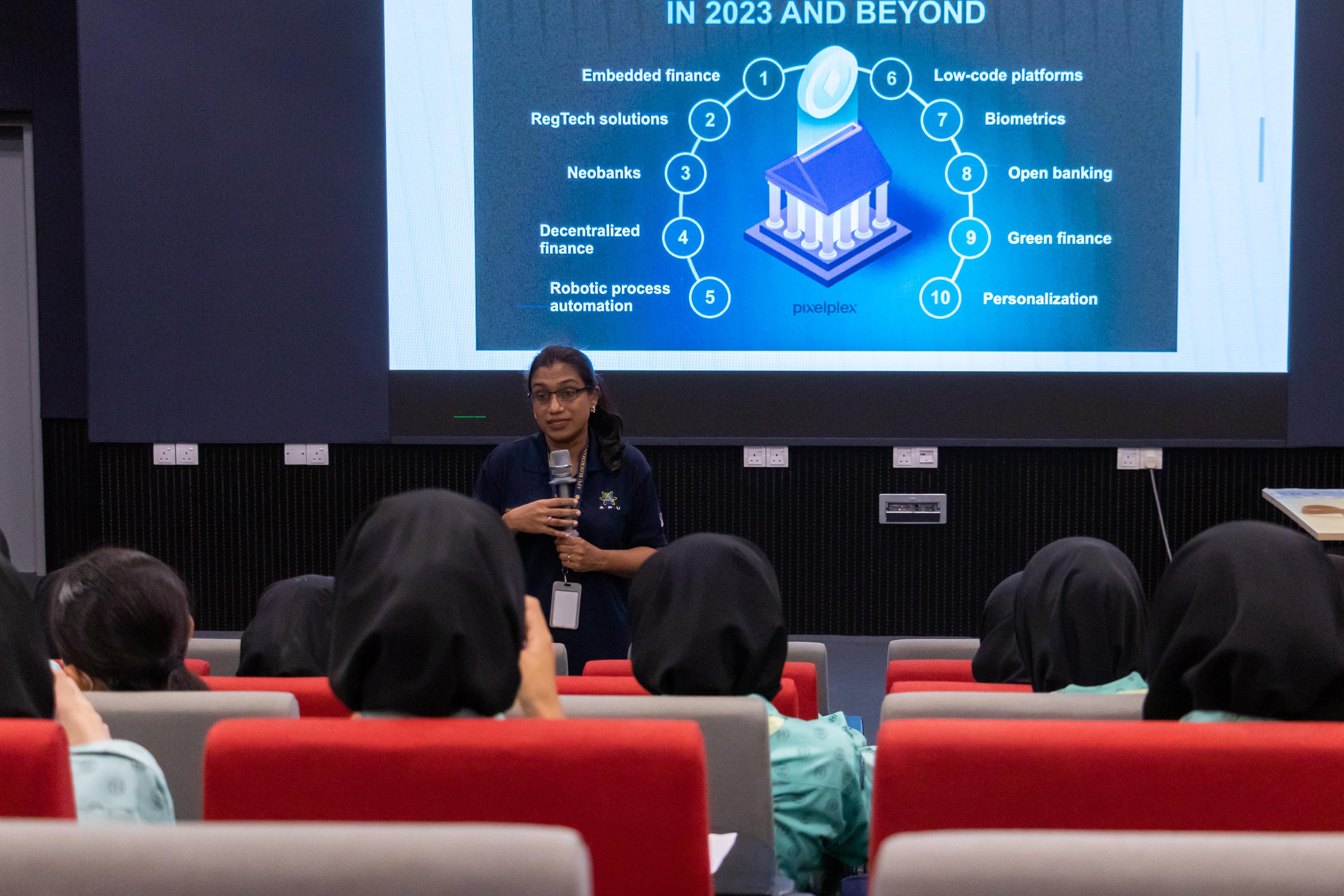 apu_girl_guides_tech_and_finance_workshops_04_1