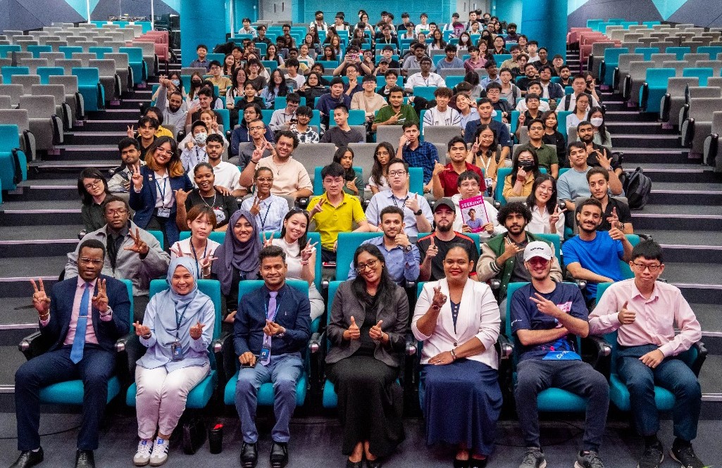 APU 1 (Unlocking Career Opportunities with JobStreet)