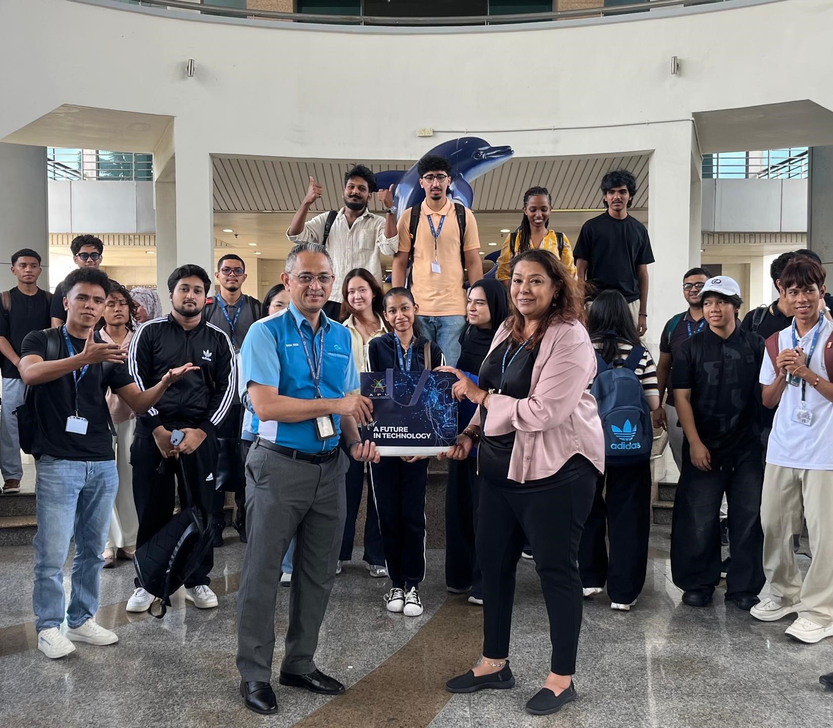 APU 4 (Industrial Visit to Westports Malaysia)