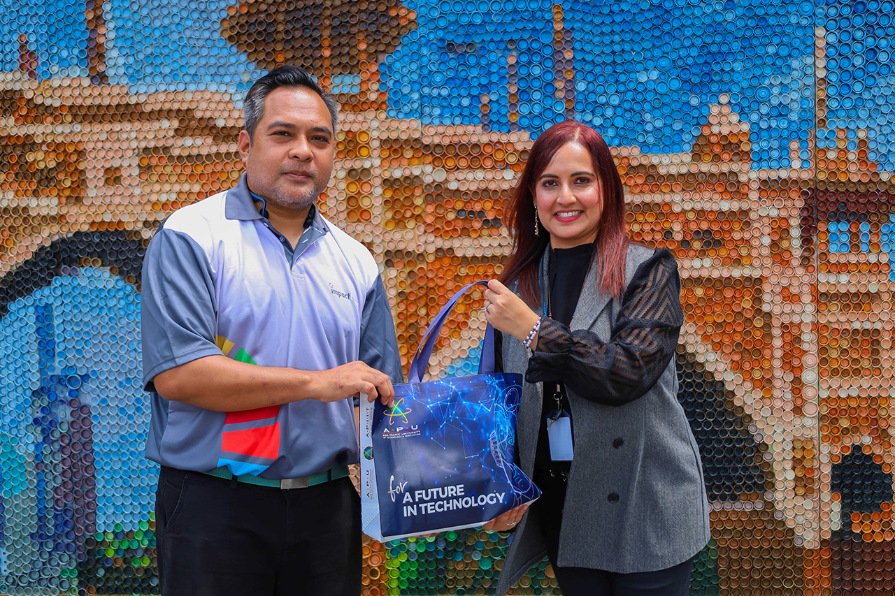 APU-10-(Education-Visit-to-PJ-Eco-Recycling-Plaza)