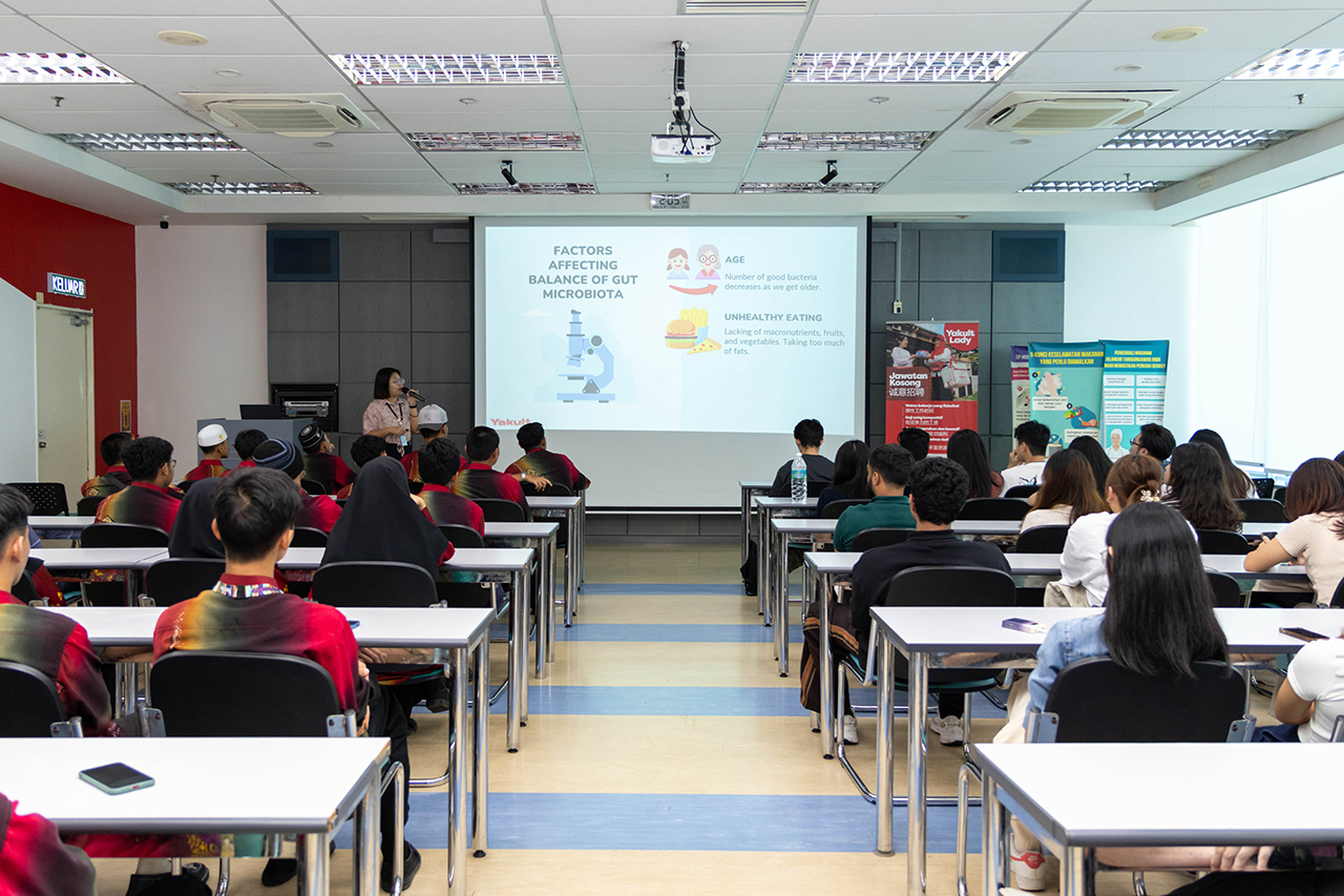 APU-1-(Industrial-Visit-to-Yakult)