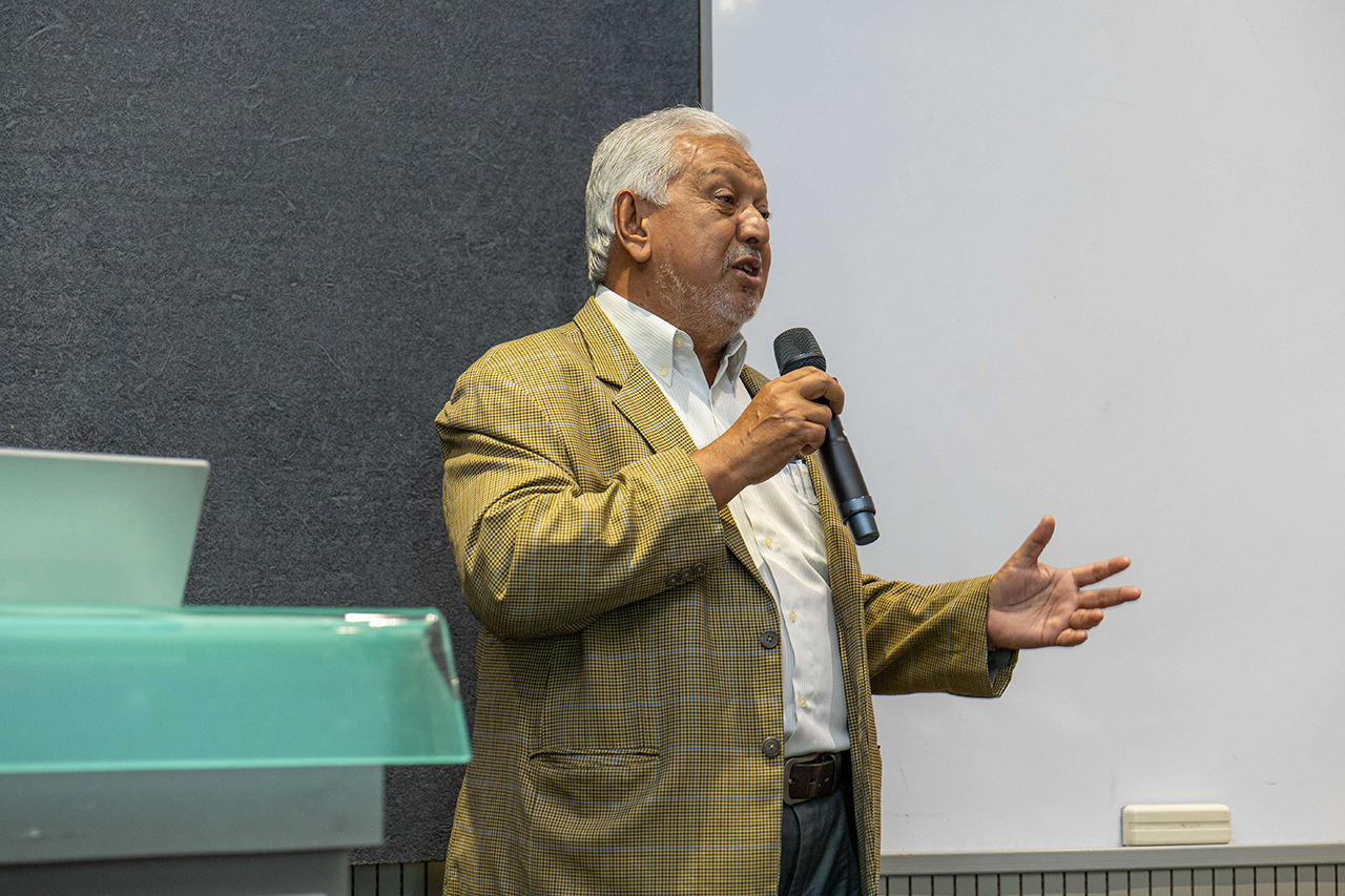 APU-5-(Leading-in-uncertain-times)