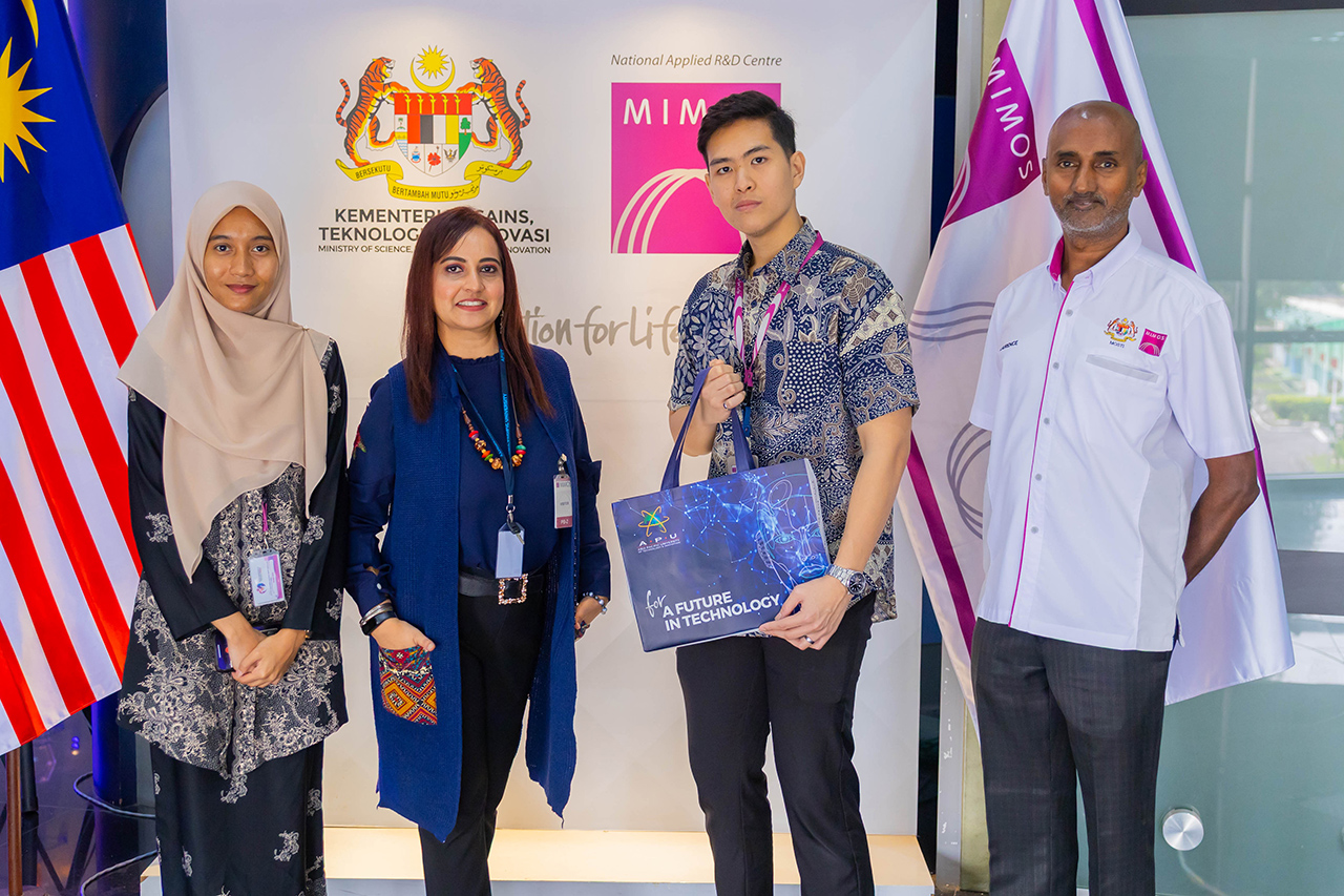 APU 6 (Industrial Visit to MIMOS Berhad)