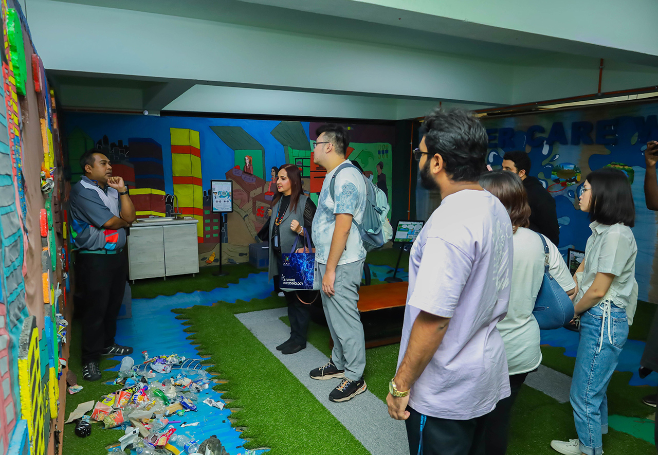 APU-8-(Education-Visit-to-PJ-Eco-Recycling-Plaza)