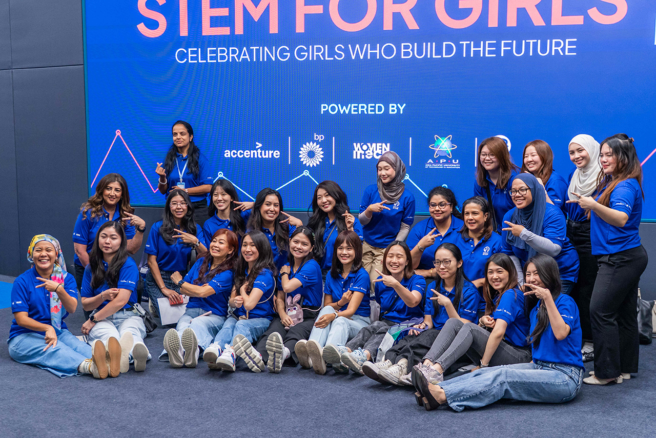 APU-9-(STEM-for-Girls)