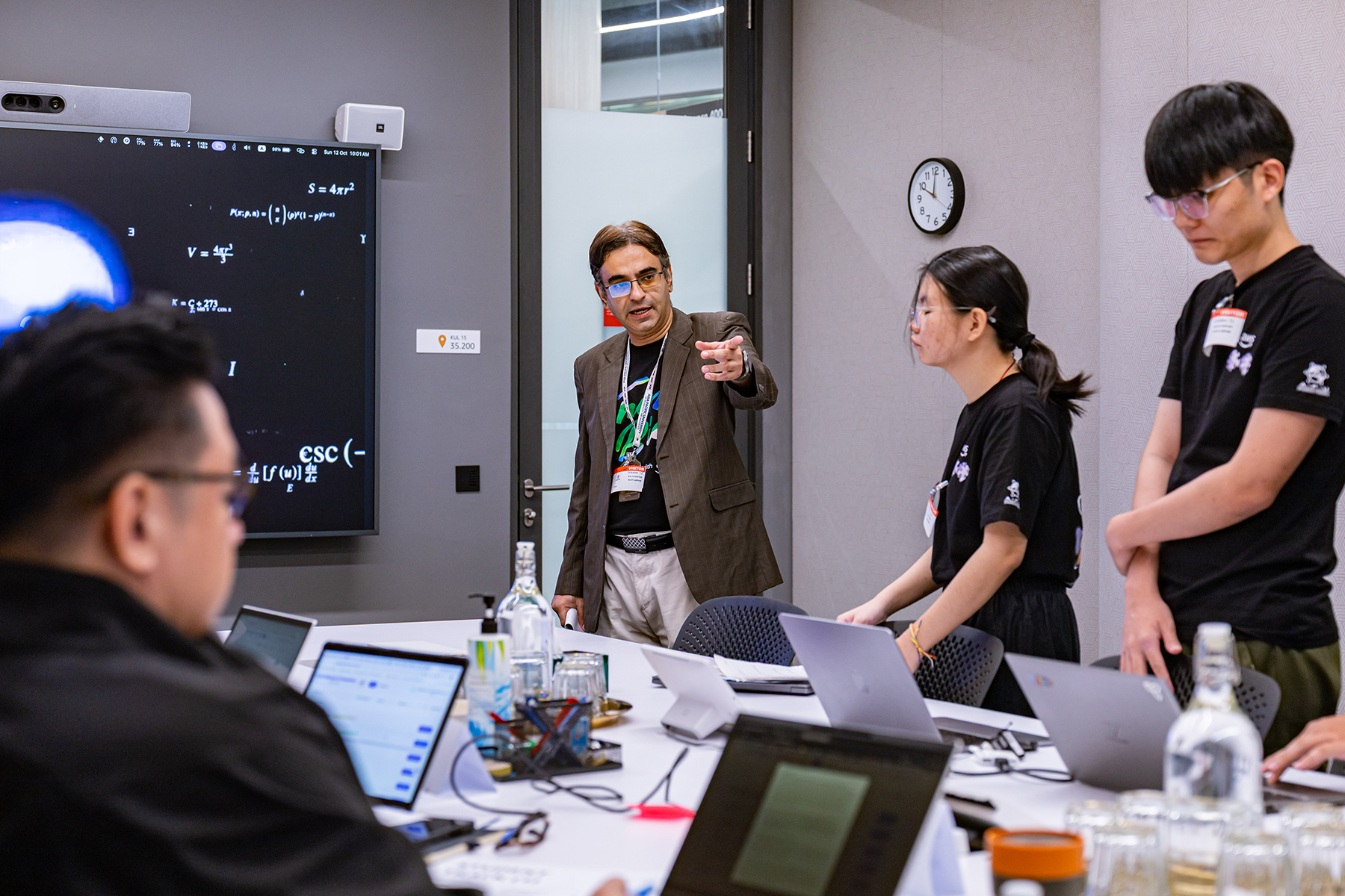 APU_AWS_05-1-1800