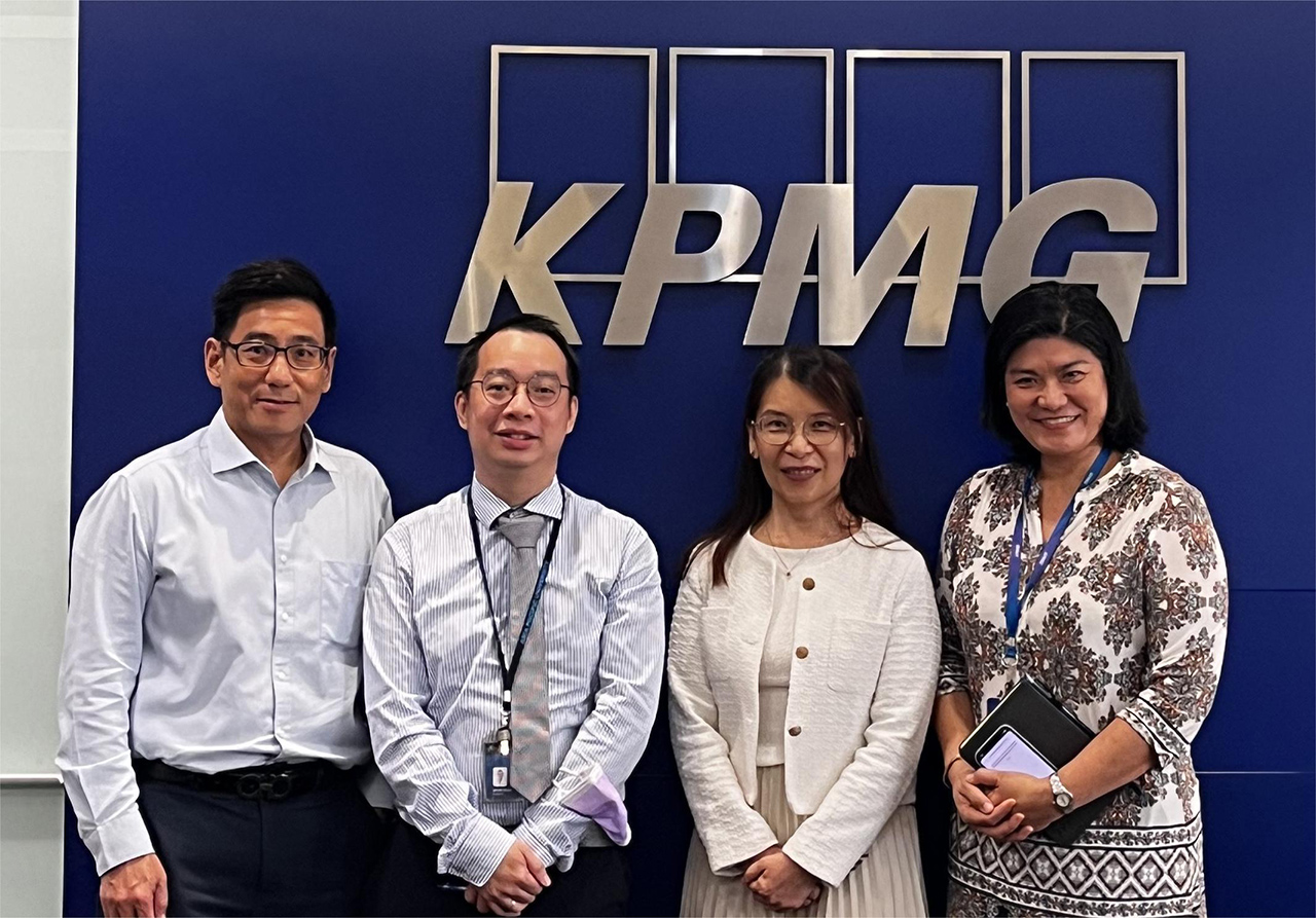 APU_KPMG-Visit_03