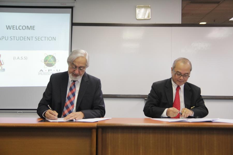 Signing of MoU Between APU 01